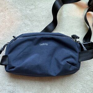 Bellroy Venture Ready Sling 2.5 (Dark Blue)